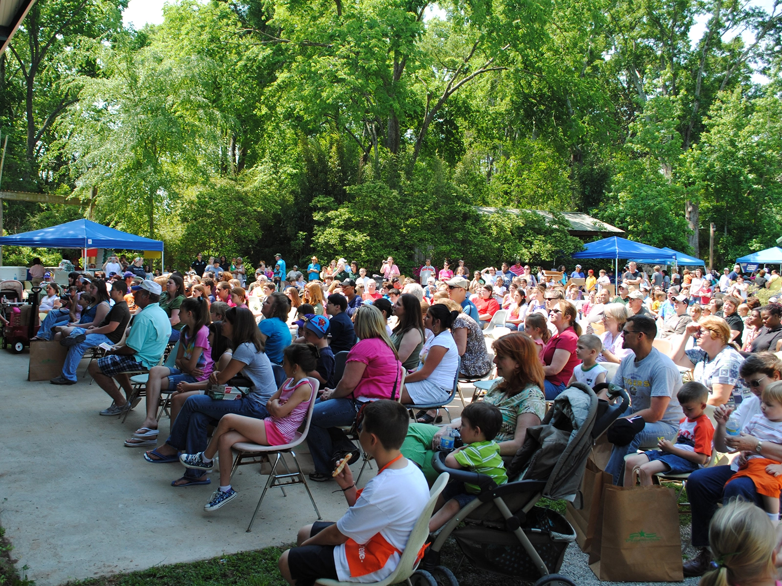 crowd at zoo special event